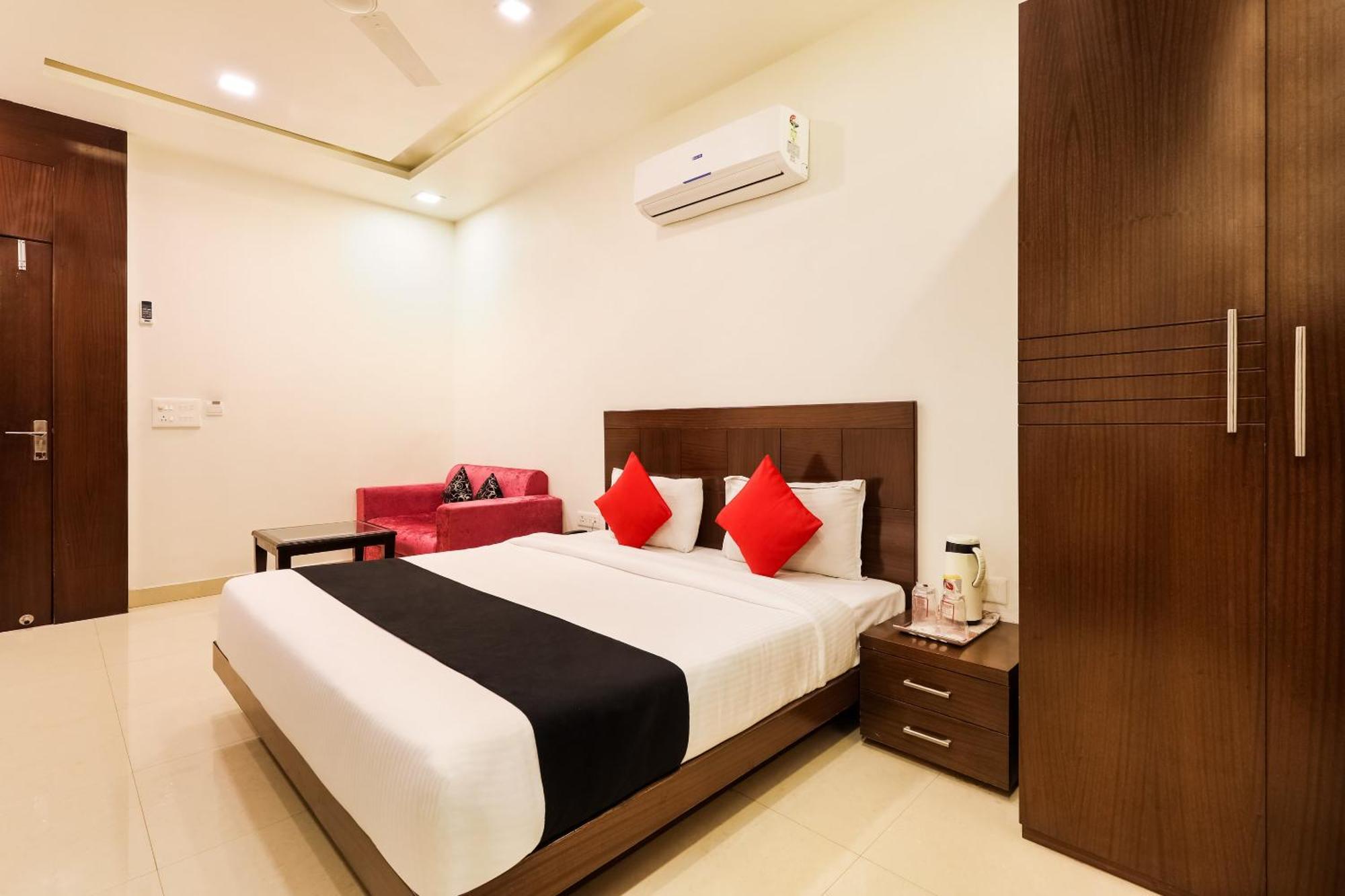 Super Townhouse Lalghati Near Airport 보팔 외부 사진