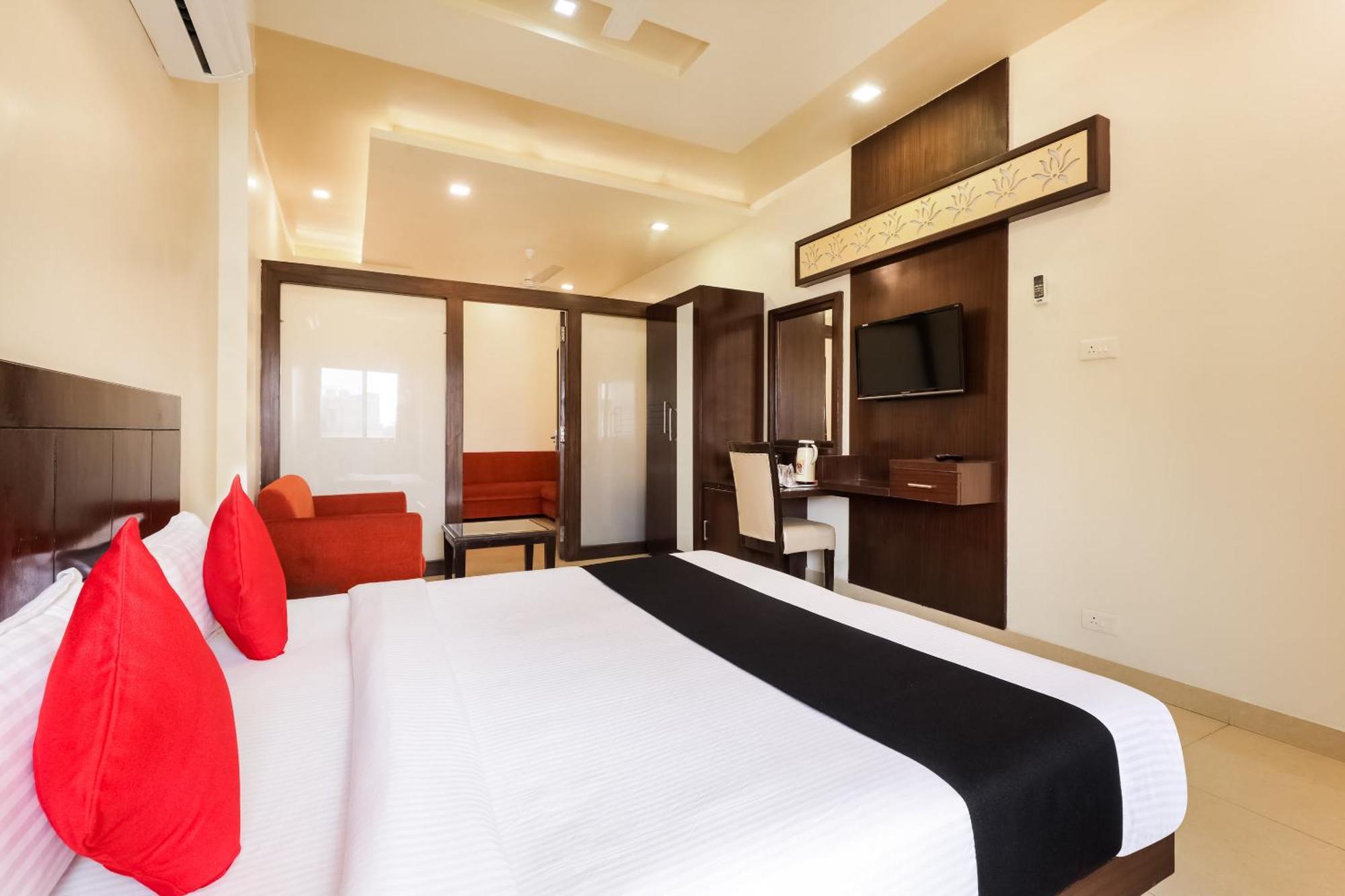 Super Townhouse Lalghati Near Airport 보팔 외부 사진