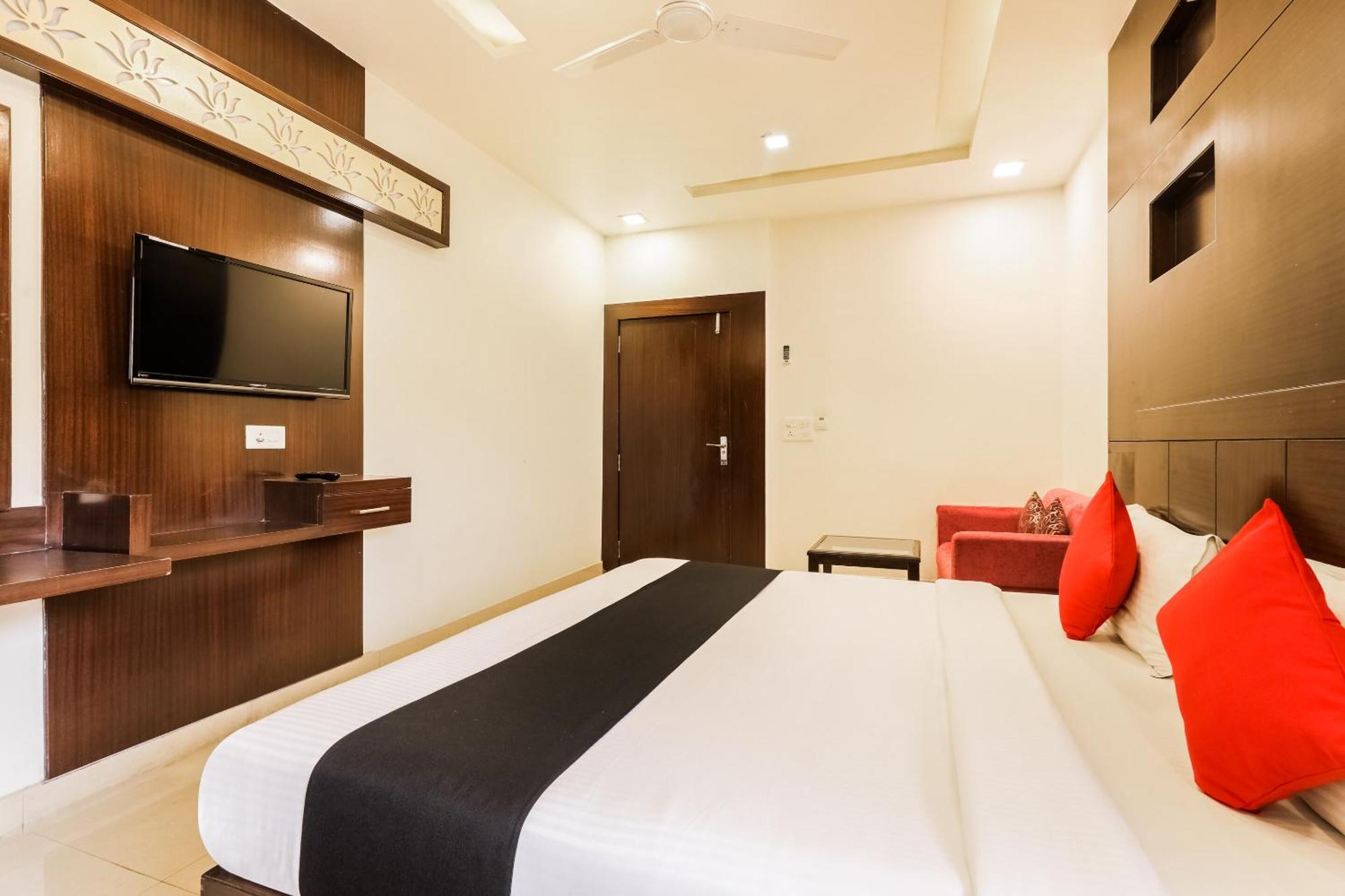 Super Townhouse Lalghati Near Airport 보팔 외부 사진