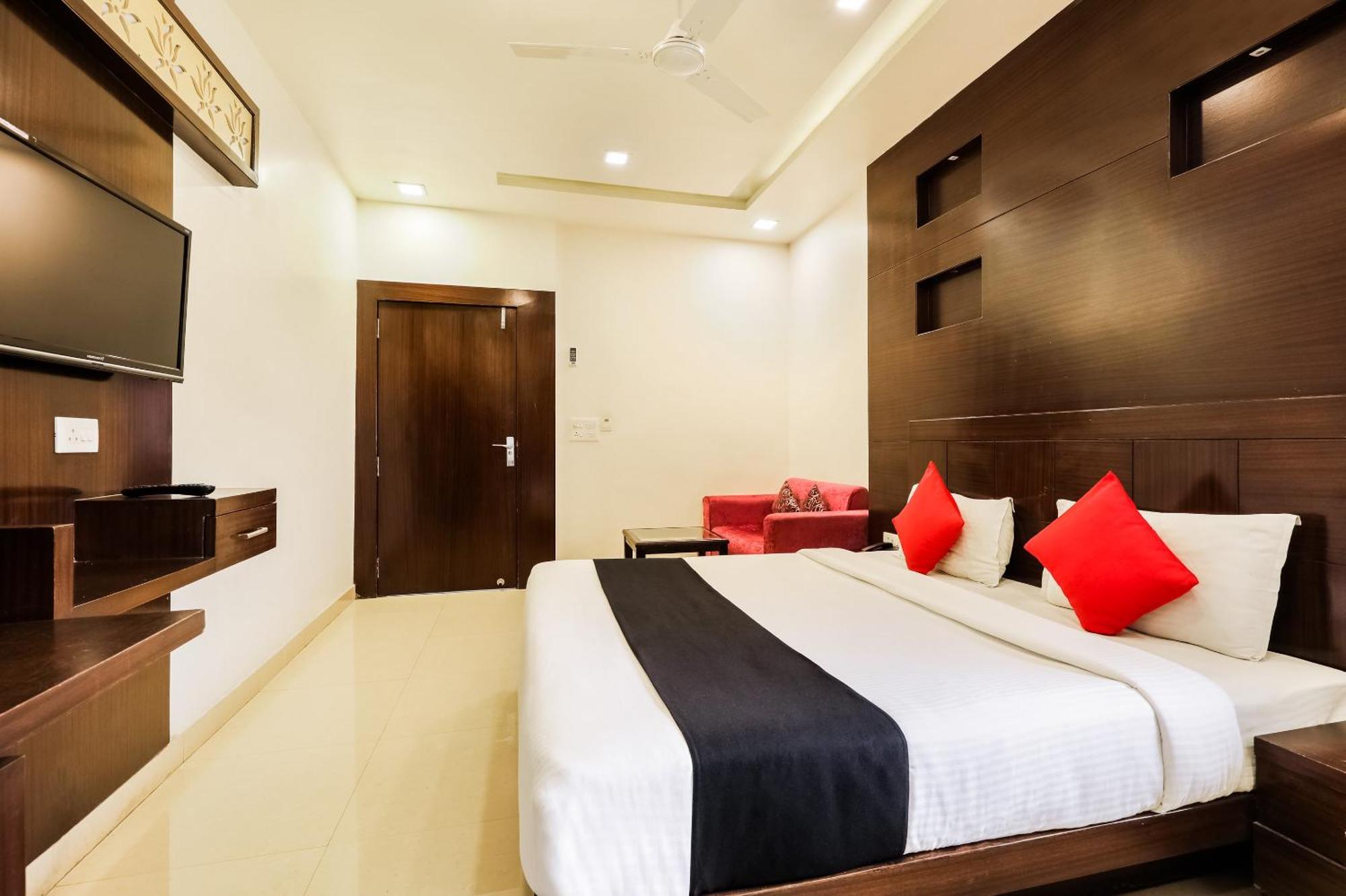 Super Townhouse Lalghati Near Airport 보팔 외부 사진