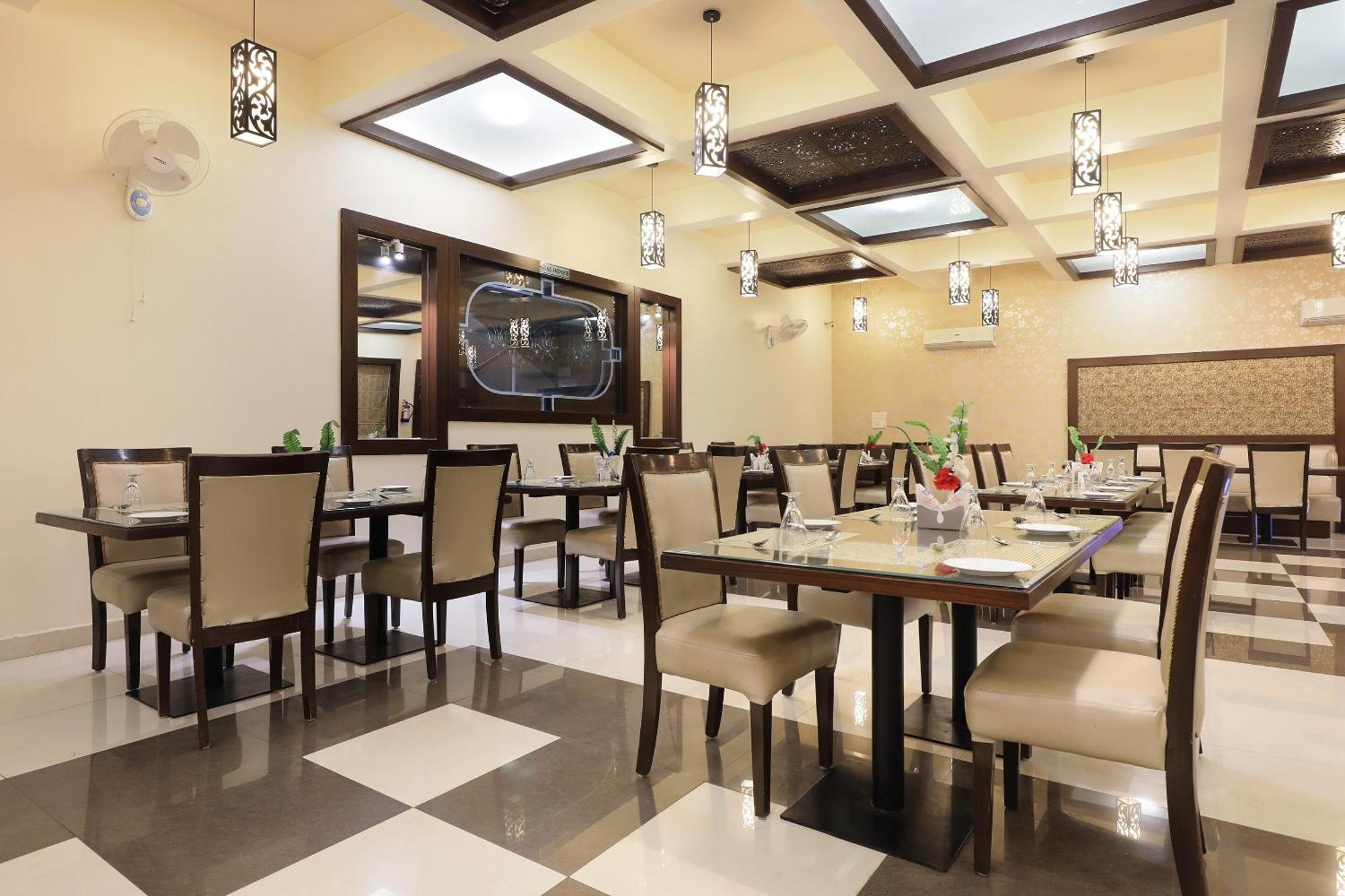 Super Townhouse Lalghati Near Airport 보팔 외부 사진