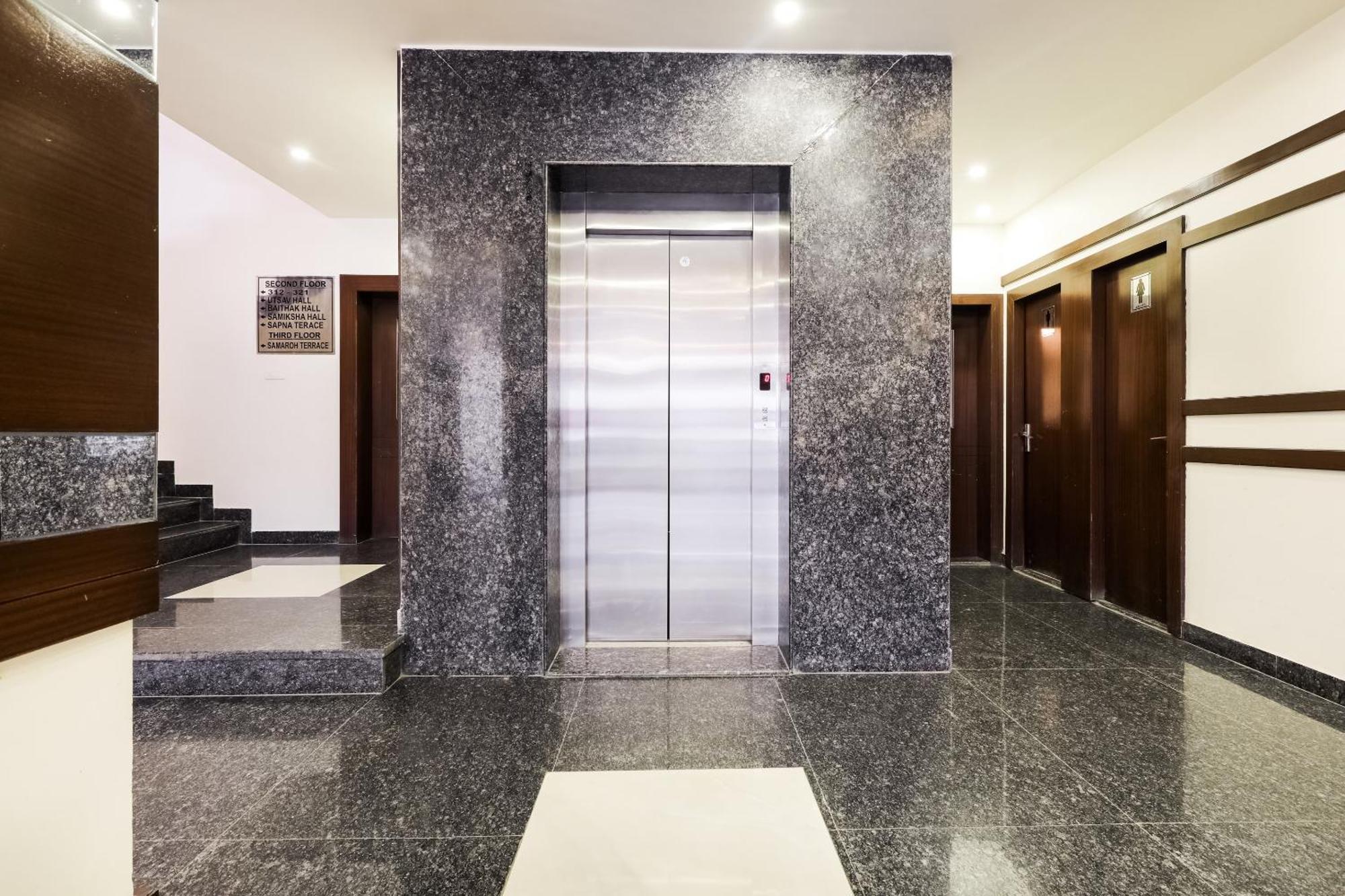 Super Townhouse Lalghati Near Airport 보팔 외부 사진
