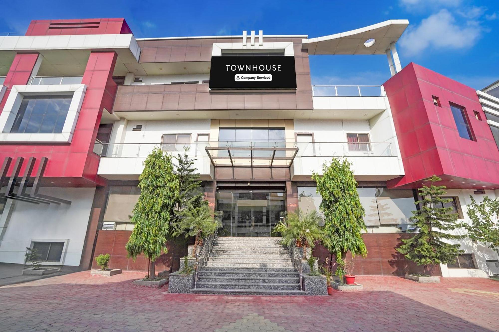 Super Townhouse Lalghati Near Airport 보팔 외부 사진