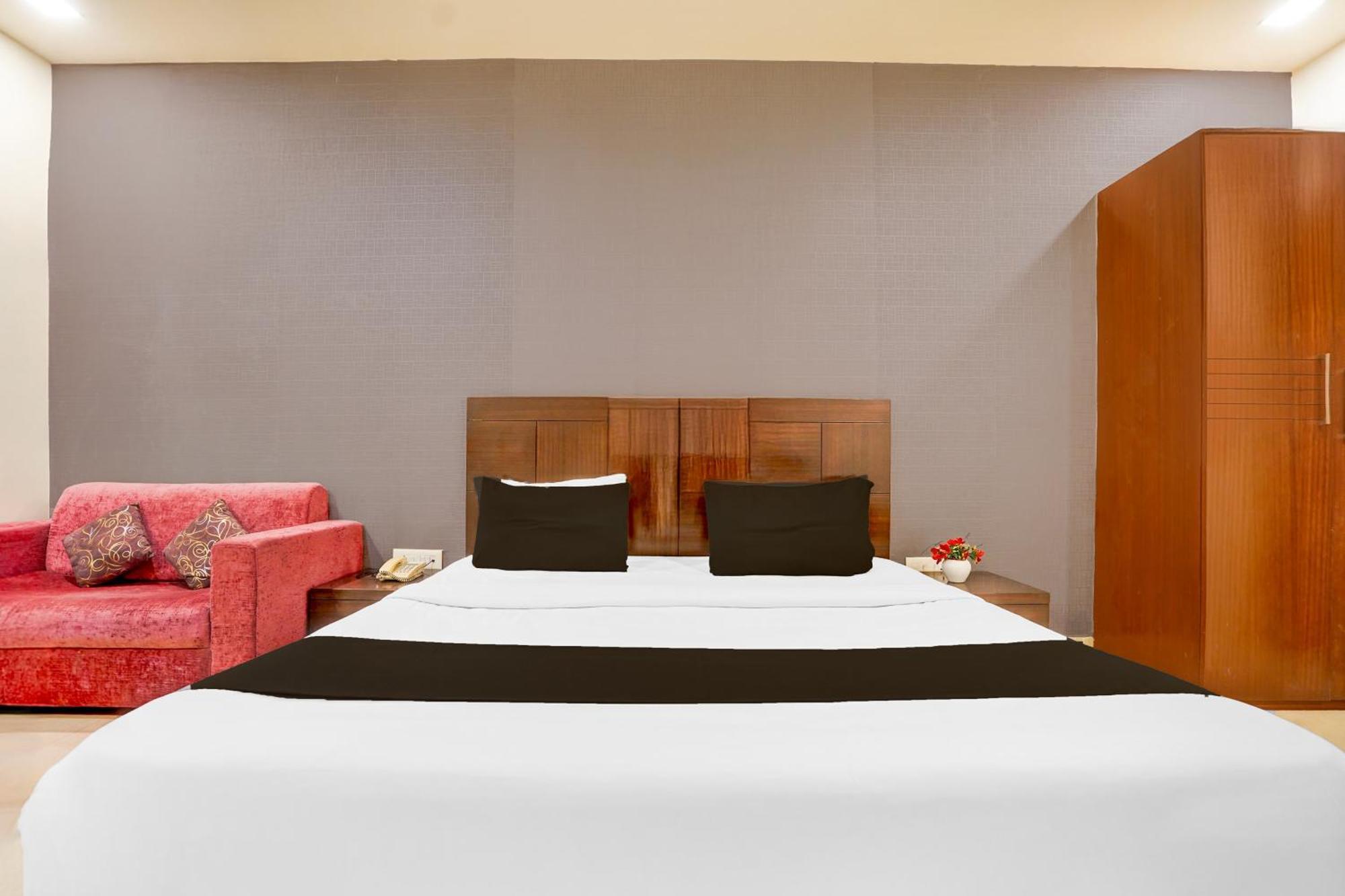 Super Townhouse Lalghati Near Airport 보팔 외부 사진