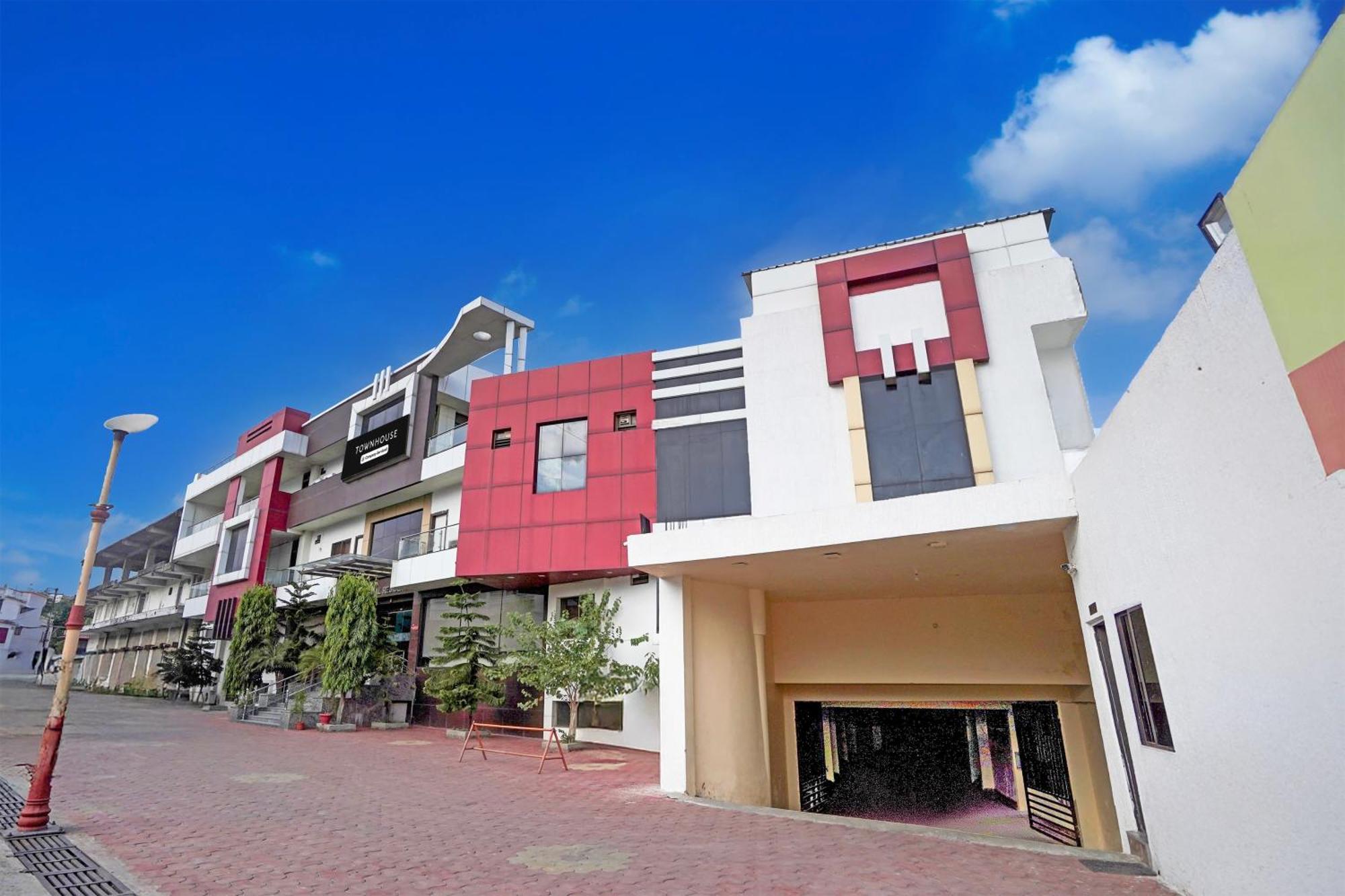 Super Townhouse Lalghati Near Airport 보팔 외부 사진