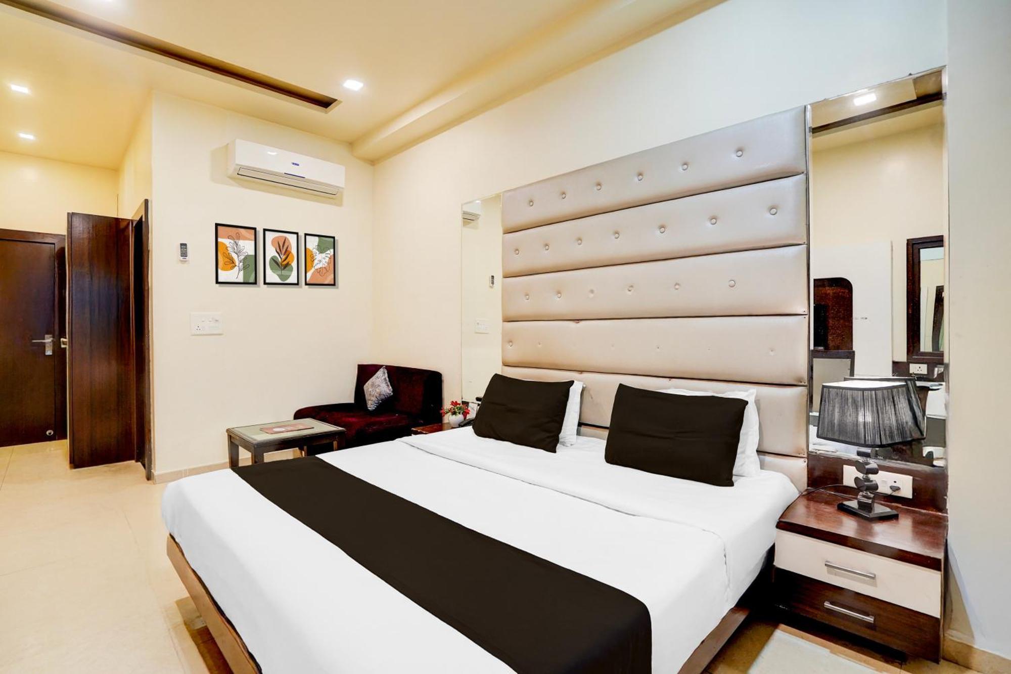 Super Townhouse Lalghati Near Airport 보팔 외부 사진