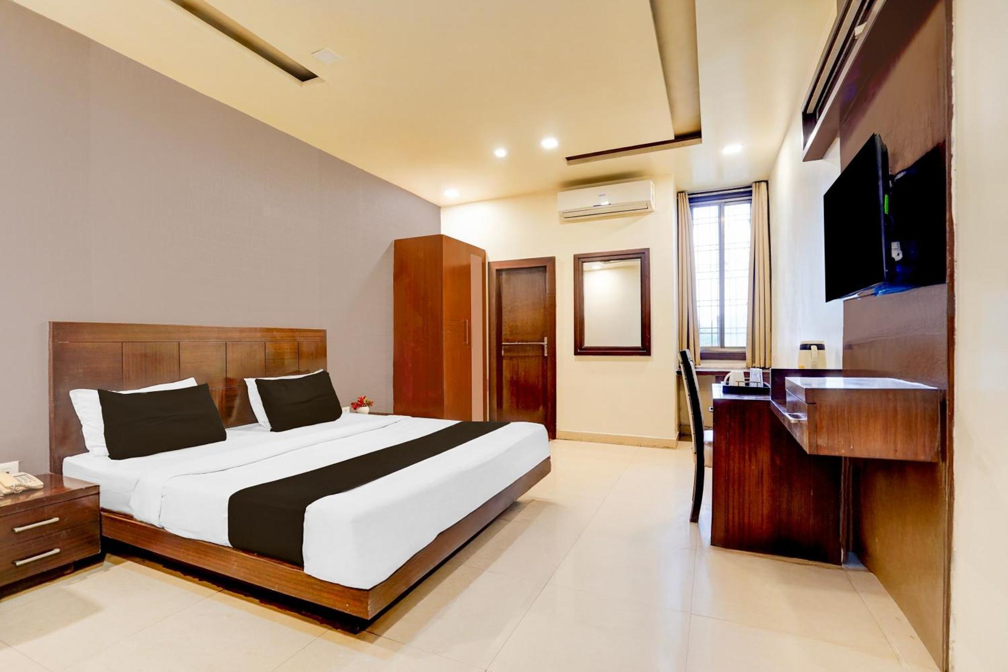Super Townhouse Lalghati Near Airport 보팔 외부 사진