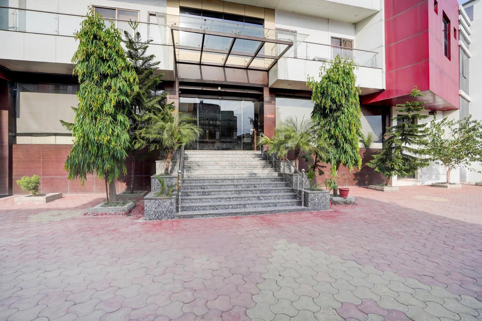 Super Townhouse Lalghati Near Airport 보팔 외부 사진