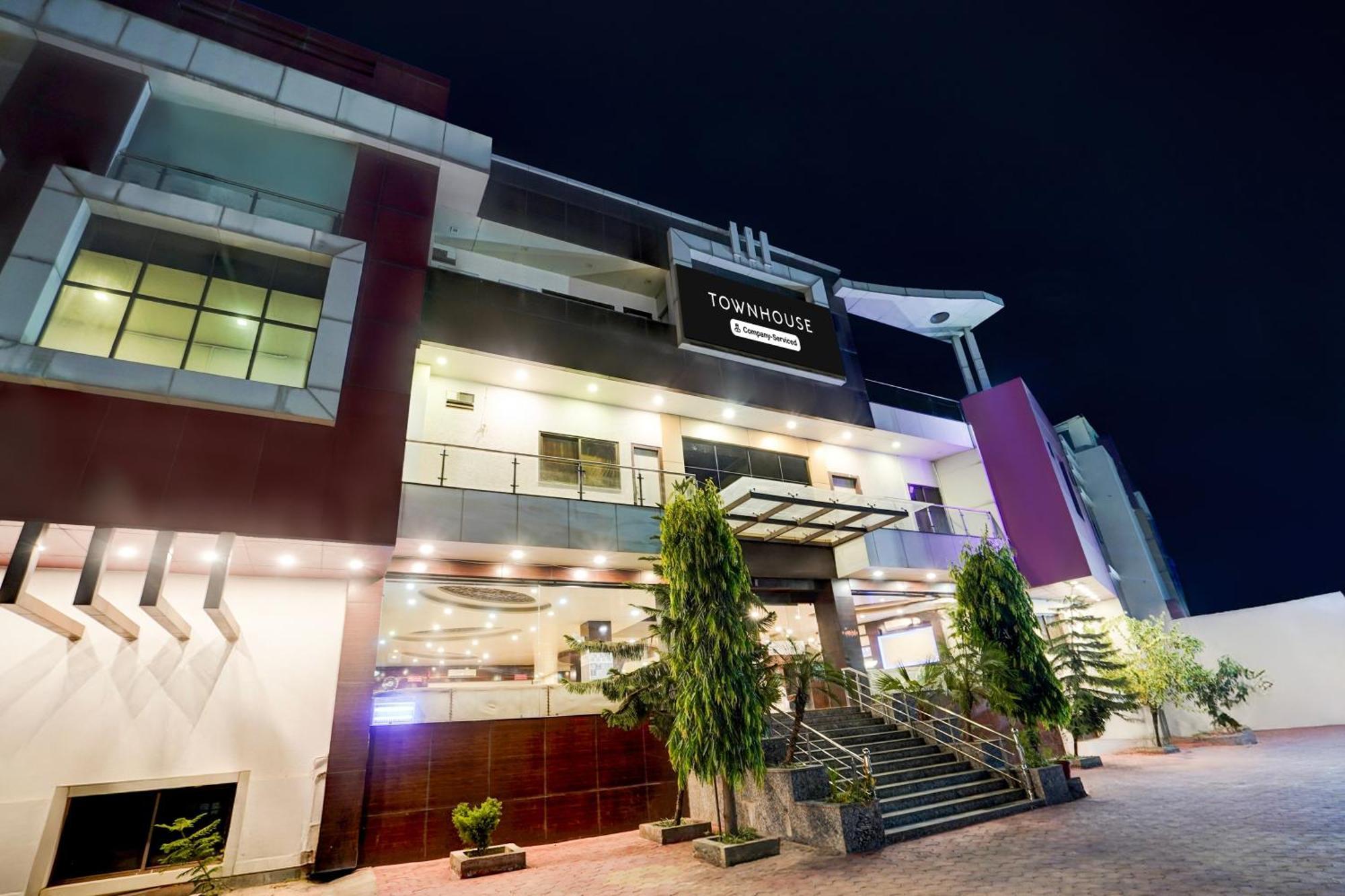 Super Townhouse Lalghati Near Airport 보팔 외부 사진