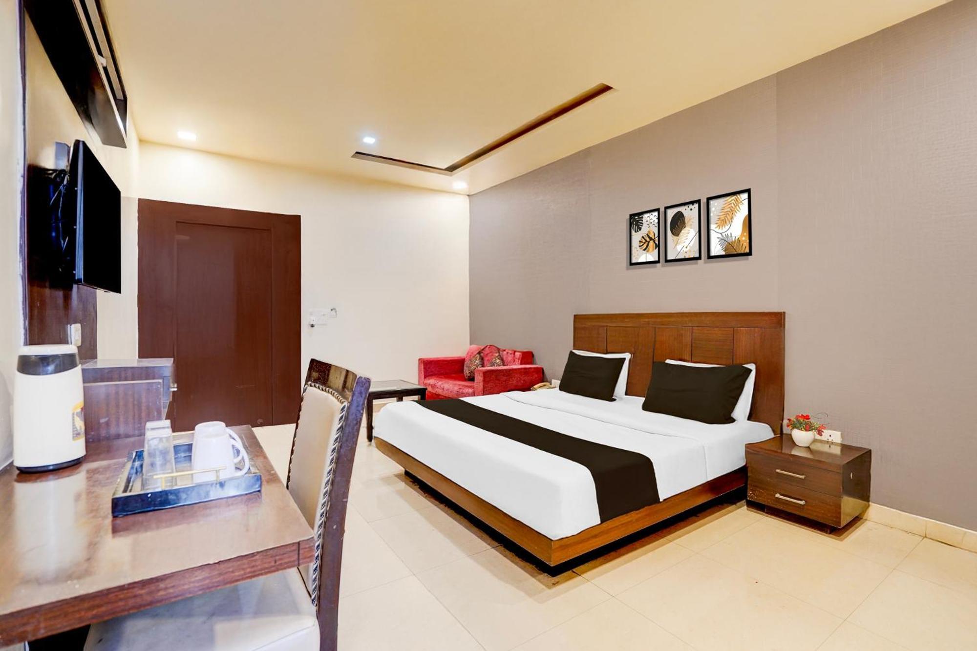Super Townhouse Lalghati Near Airport 보팔 외부 사진